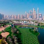 Skyline de Dubái desde un campo de golf
