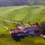 Vista cenital de La Llorea Golf – campo municipal en Gijón → MundoGolf.golf